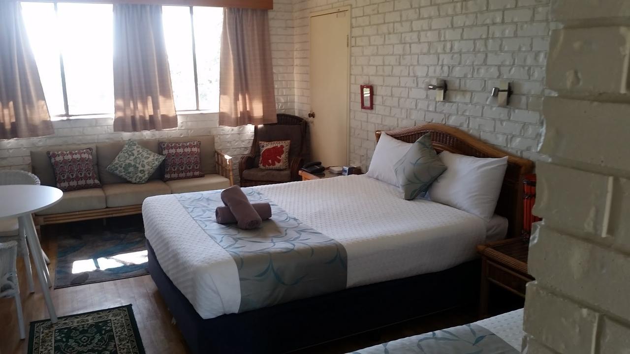 Holland Park Motel Брисбен Экстерьер фото