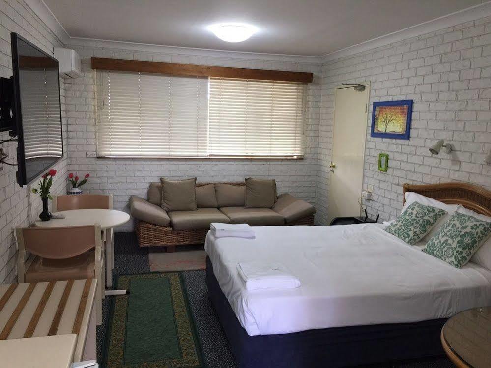 Holland Park Motel Брисбен Экстерьер фото