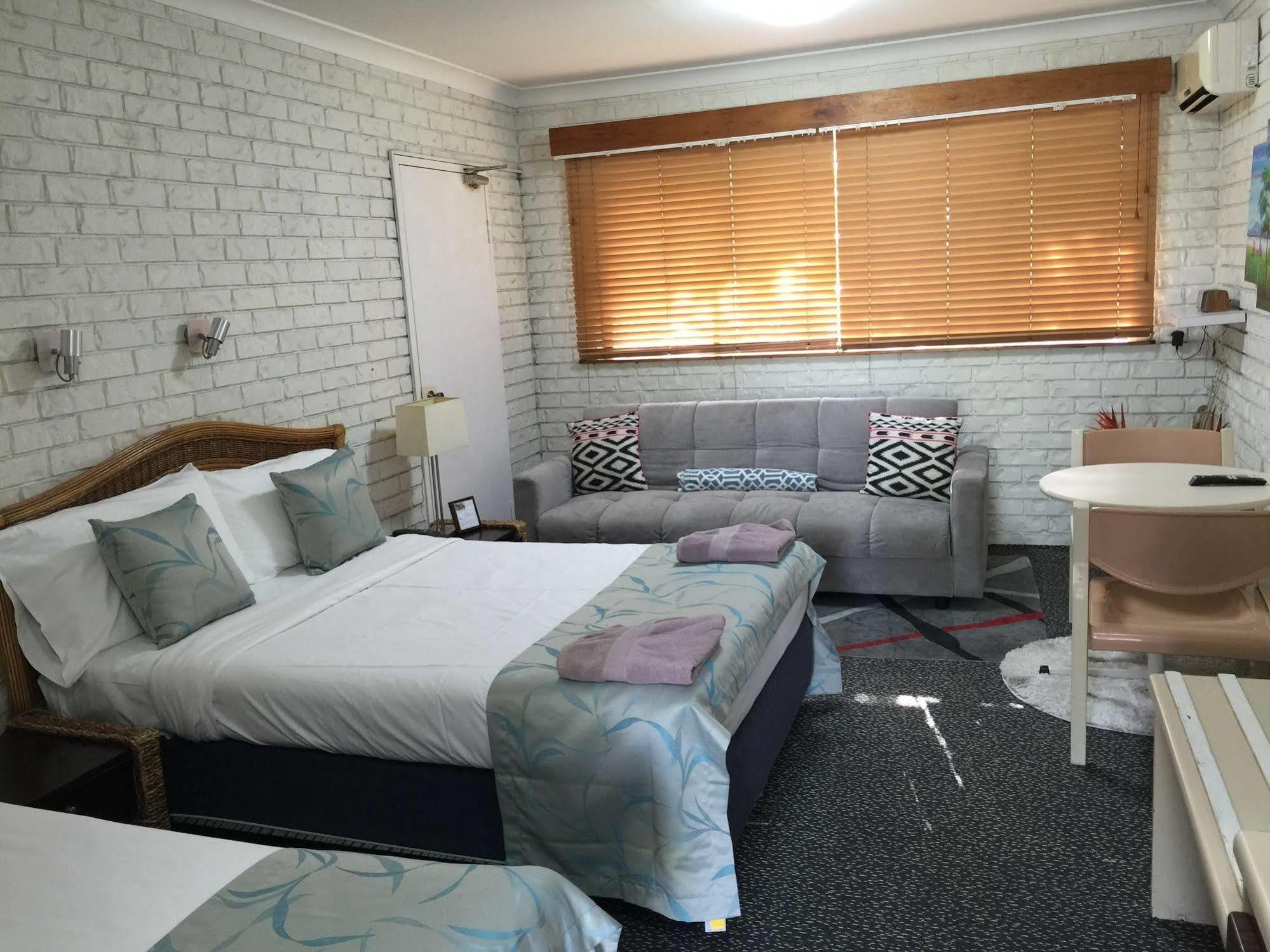 Holland Park Motel Брисбен Экстерьер фото